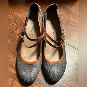 Vintage Tamaris Blue/tan leather elegant Mary Jane Pumps- sz 41 classic